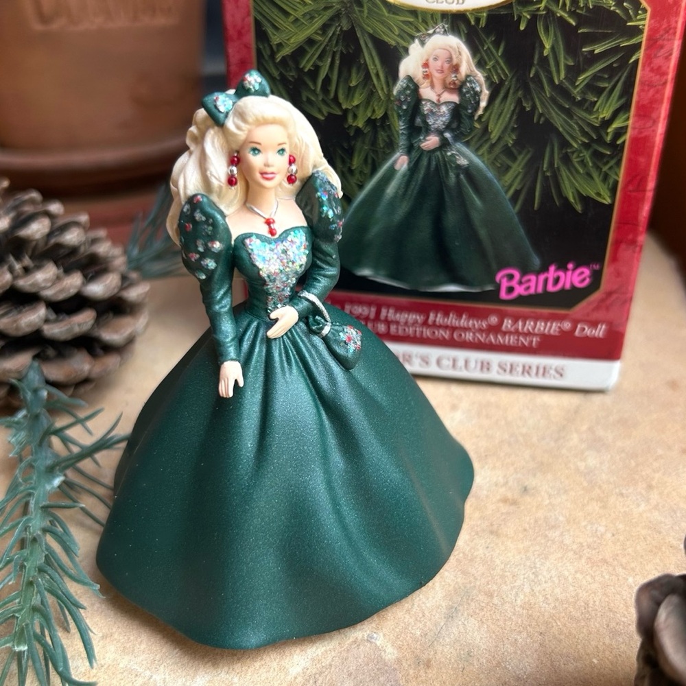 Hallmark Holiday Barbie Keepsake  Ornament New in Box